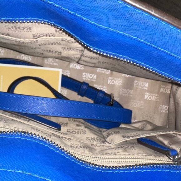 Michael Kors 💙 Blue Saffiano Leather Satchel w/shoulder strap - Picture 10 of 10